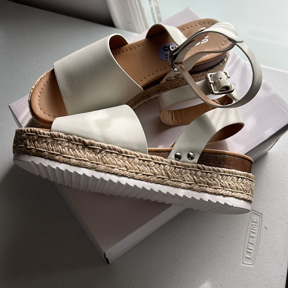 Soda Brand, Topic, Off White, Espadrille Style Sandals, Size 8 1/2 - Picture 3 of 4